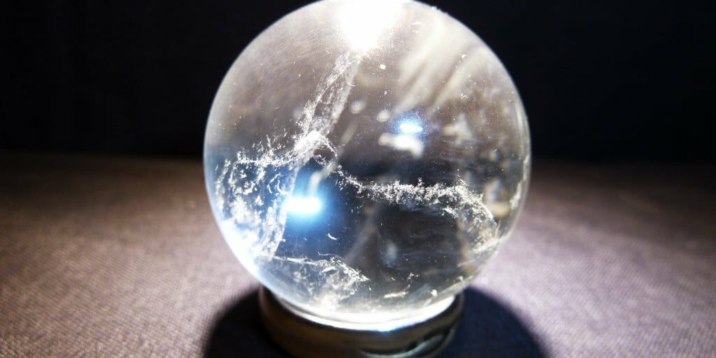 7041646-crystal-ball
